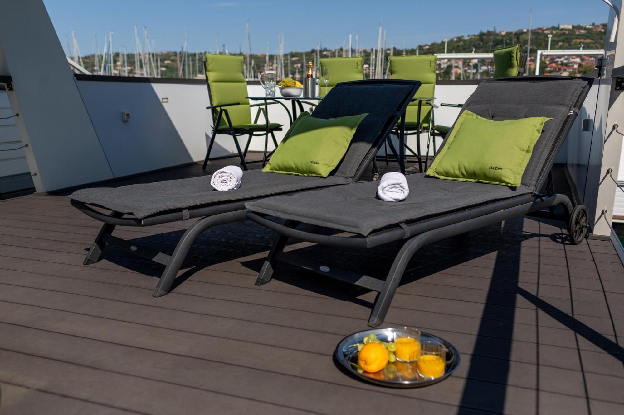 Apartamento Floating Sea House Shark 3 Portoroz Exterior foto