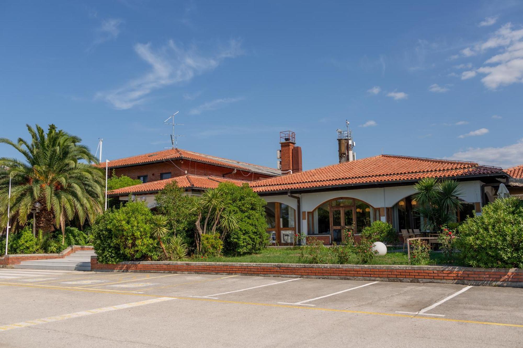 Apartamento Floating Sea House Shark 3 Portoroz Exterior foto