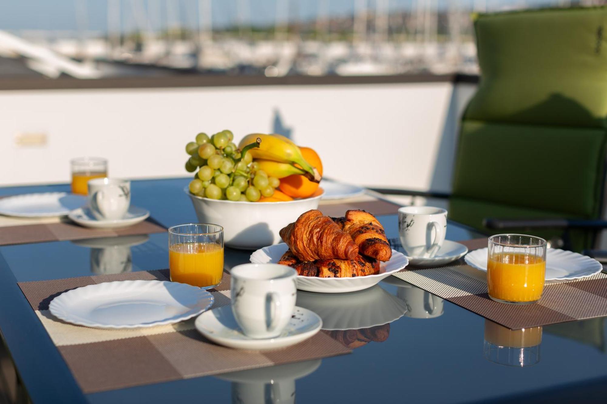 Apartamento Floating Sea House Shark 3 Portoroz Exterior foto